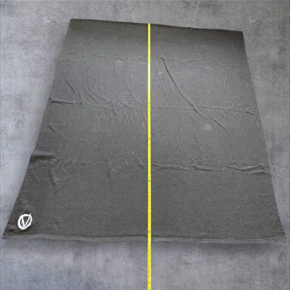 V for Vendetta Logo Throw Blanket – Independent Trading Company –‎ Gray Fleece